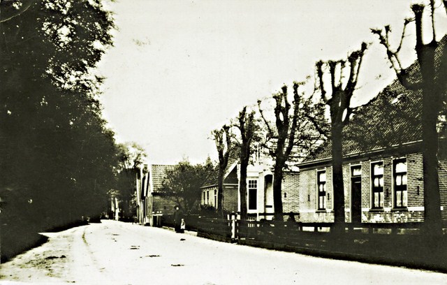 456 Dorpsstraat links naast J.Oud. 1918  640x480