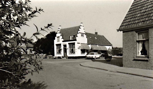 184 Dorpsstraat. Café. 1979 640x480