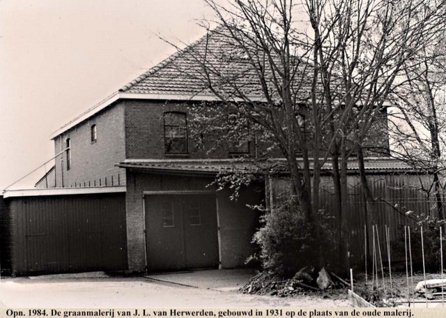 540 Dorpsstraat graanmalerij van van Herwerden. 1984 640x480