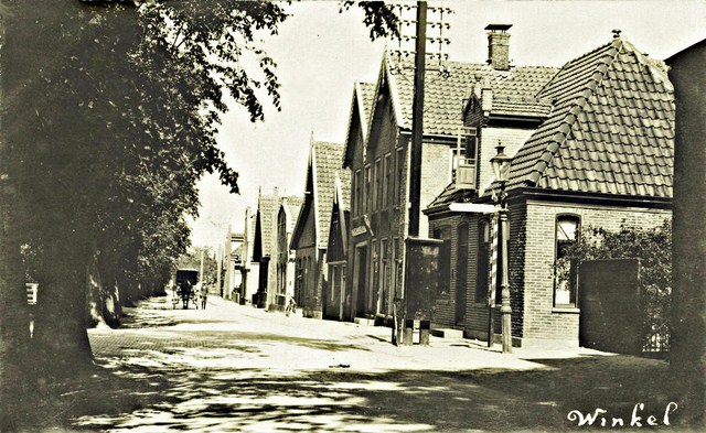 347 Dorpsstraat. Rechts Zander. 1914 640x480