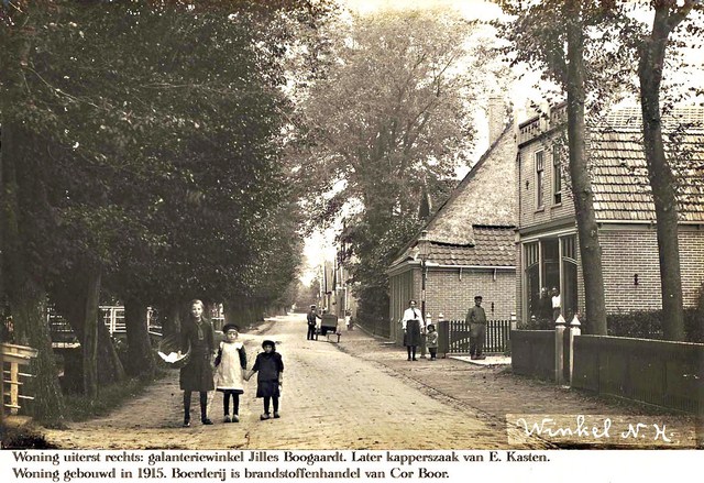 116 Dorpsstraat 76. Kappers zaak van Karsten. 1920  640x480