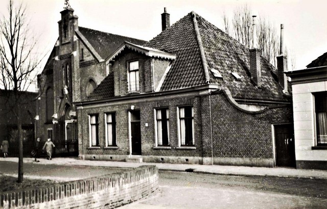 476 Dorpsstraat. Doopsgezinde kerk  640x480