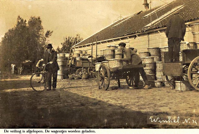 066 Dorpsstraat. De veiling 1918  640x480