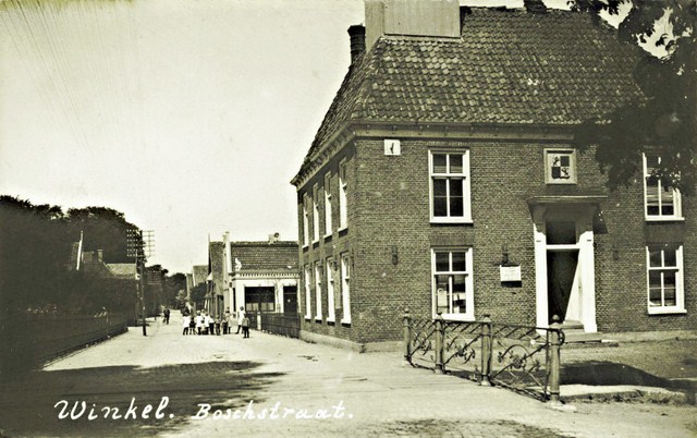 174 Dorpsstraat. Gemeentehuis  640x480