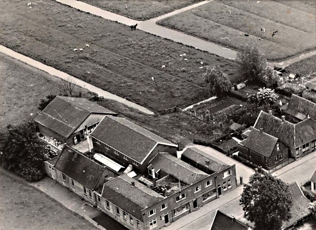 502 Dorpsstraat. Luchtfoto. 1951 640x480