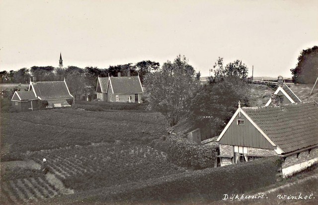 602 Westfriesedijk. De huisjes rechts zijn gesloopt.  1922 640x480