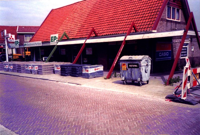 082 Dorpsstraat Leguit 1998  640x480