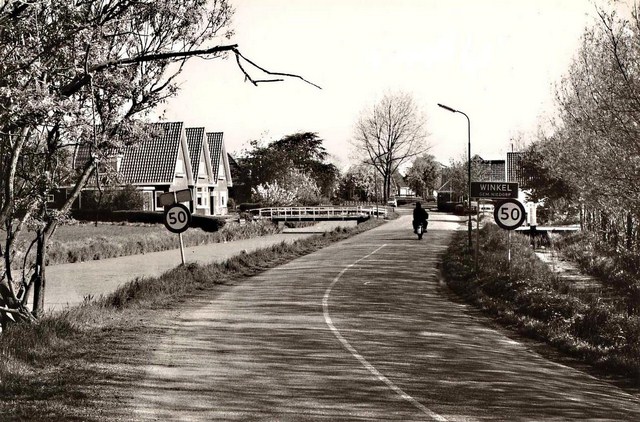 012 Dorpsstraat  het  Westeinde 1970  640x480