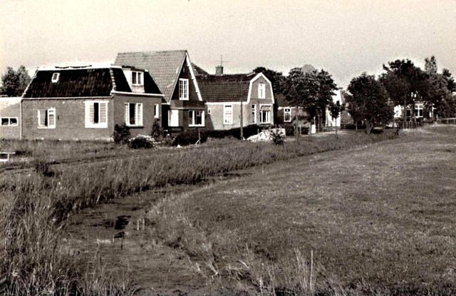 117 De Vijverweg. Richting dorp. 1975  640x480