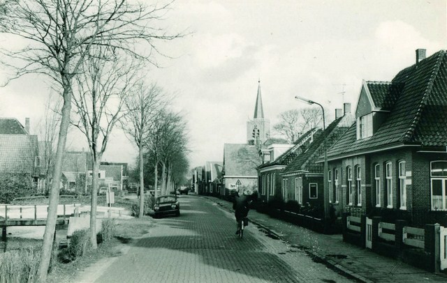 205 Dorpsstraat 227. Rechts kantoor Wiedijk 640x480