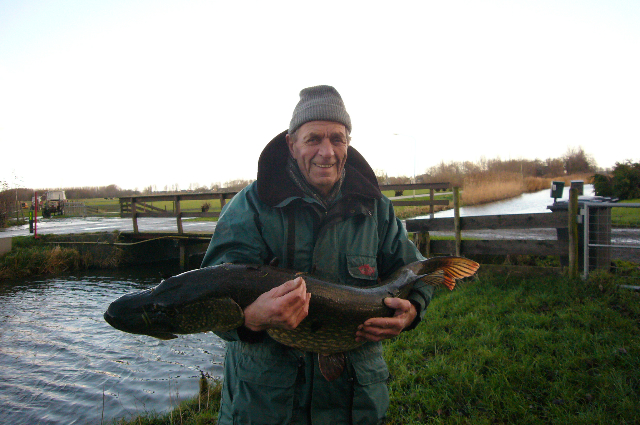 Ben Bergman met snoek 122 cm