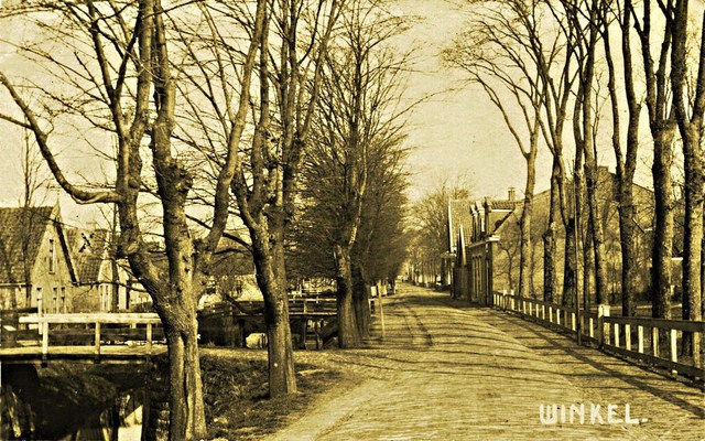 074 Dorpsstraat rechts K.de Lange dan Otjes. 1914  640x480