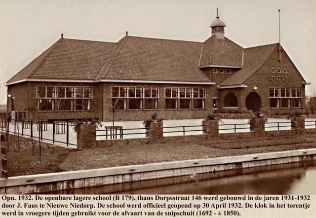 177 Dorpsstraat 146. De O.L. School. 1932  640x480