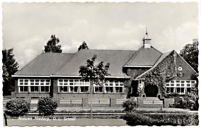 178 Dorpsstraat O.L.School. 1977  640x480