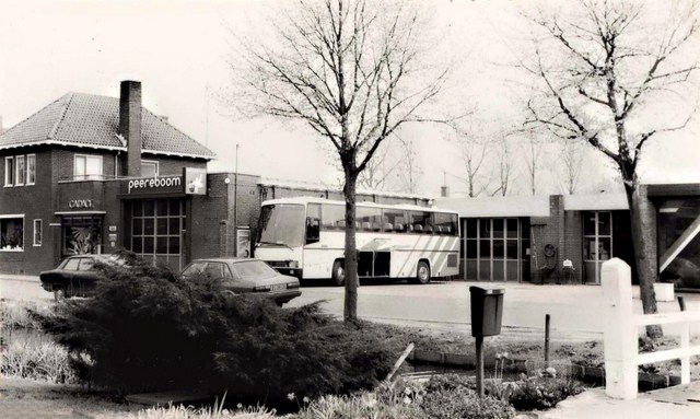 145 Dorpsstraat 247. Garage Peereboom. 1984  640x480