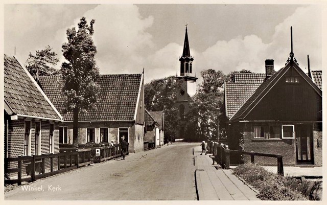 518 Dorpsstraat. Rechts huis van Arie Langereis. 1953 640x480