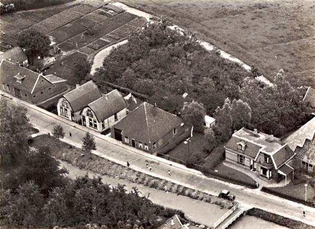 023 Dorpsstraat. Luchtfoto. 1951 640x480