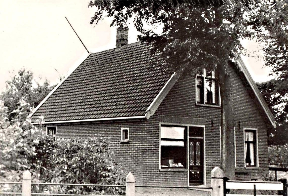 254 Dorpsstraat 48. Oude slagerij aa