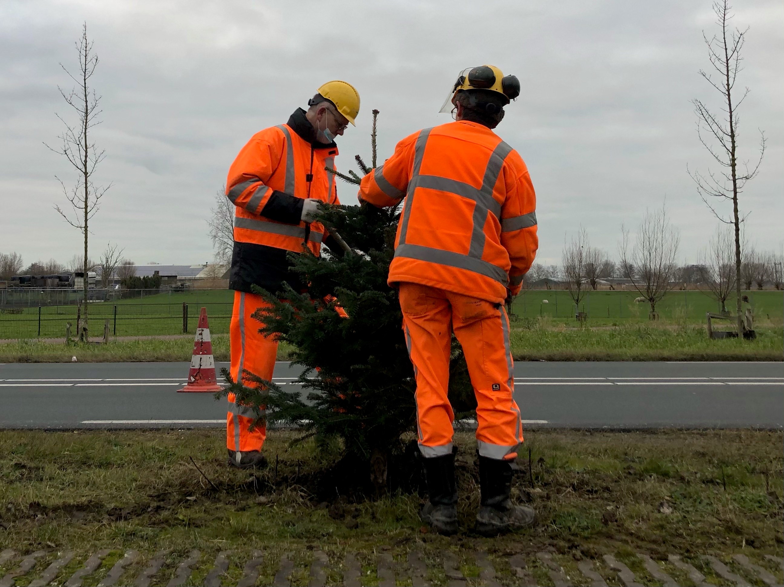 kerstbomen tegen sluipverkeer