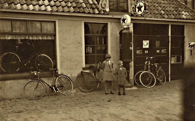 209 Bosstraat 7. Smederij van Halbertsma. 1926 640x480