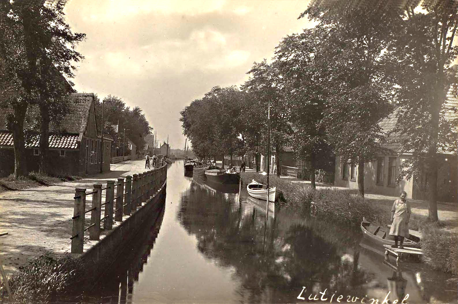 186 Mientweg. Rechts woning van G. Nobel 