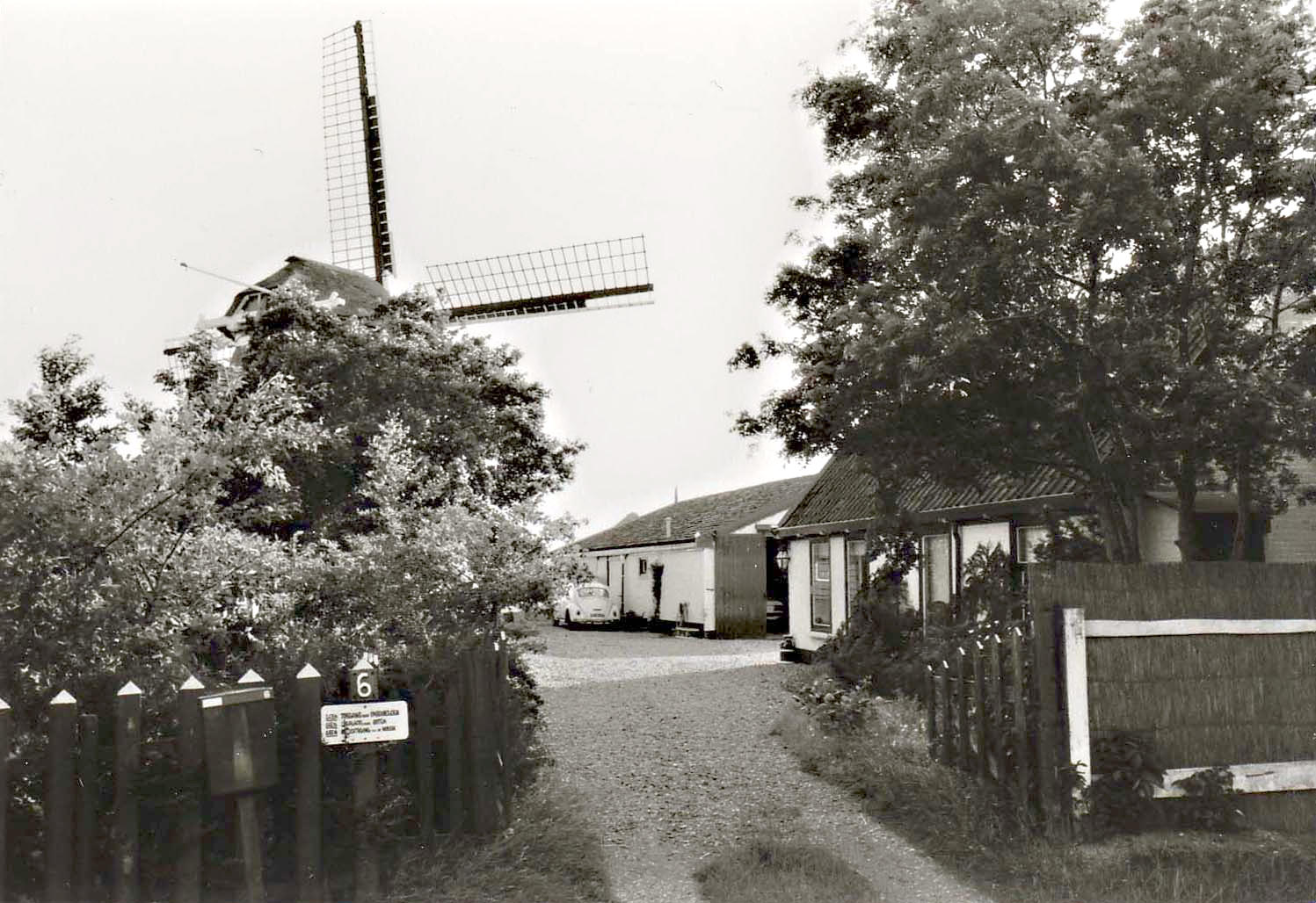 r089 Dorpsstraat 6. Molen. 1979 