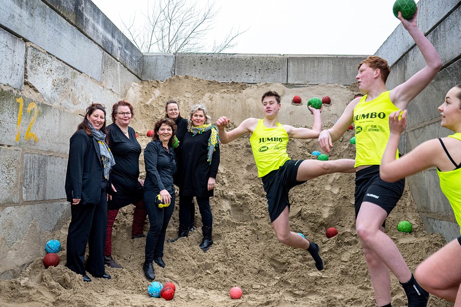 Pagina 12 13 Beachhandbal Winkel 1 horizontale foto BorderMaker