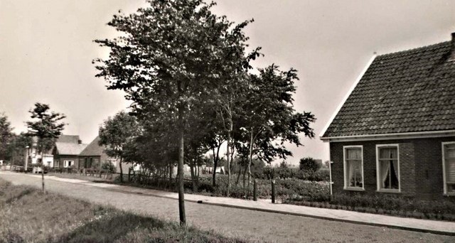 718 Dorpsstraat. Het Tramcafé. 1957 640x480