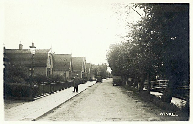 114 Dorpsstraat links J.Dekker. 1931 640x480