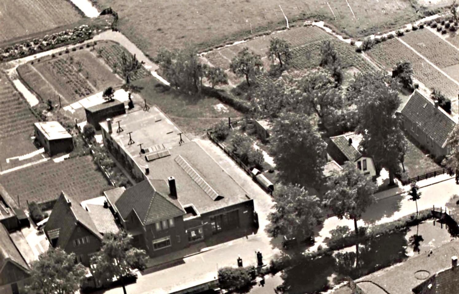 151 Dorpsstraat 247. Garage Peereboom. 1951