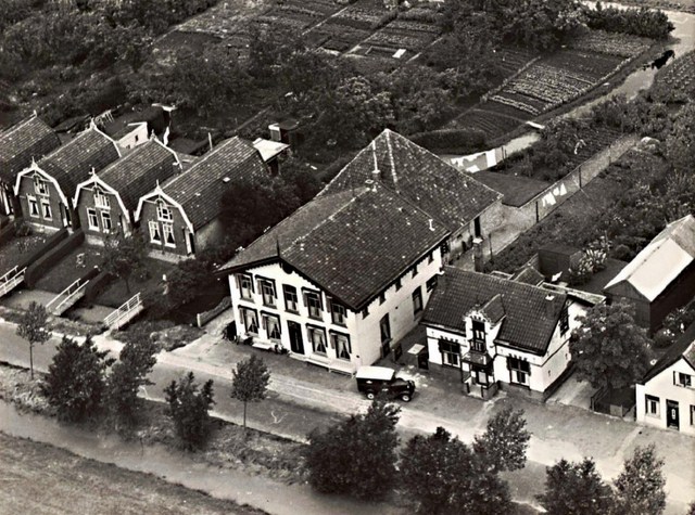 277 Bosstraat. Bejaardenhuis Luchtfoto. 1951 640x480