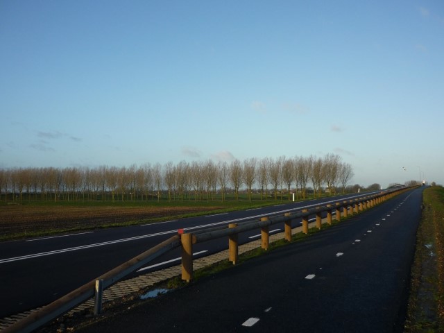 Pb. 7 De opnieuw ingerichte weg bij Winkel Custom
