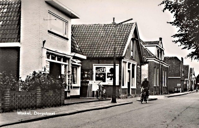 375 Dorpsstraat links Snips warenhuis. 1962 640x480