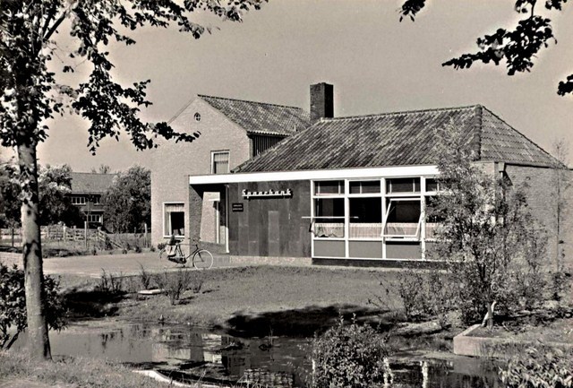 185 Dorpsstraat 142. Coöp. Boerenleenbank. 1962 640x480aa