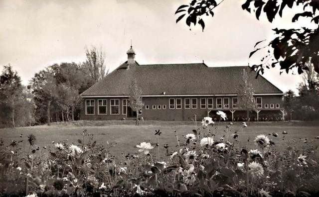 182 Dorpsstraat 146. School achterzijde. 1956 640x480bbb