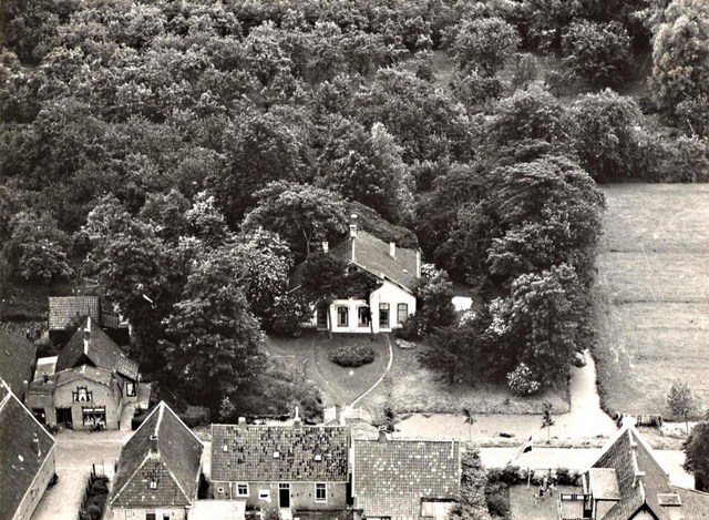 239 Bosstraat. Luchtfoto. 1951 640x480