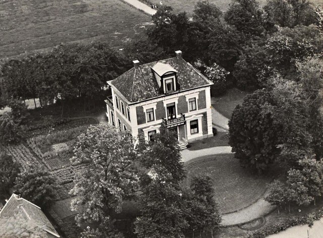 302 Bosstraat. Notariswoning. Luchtfoto 1951 640x480