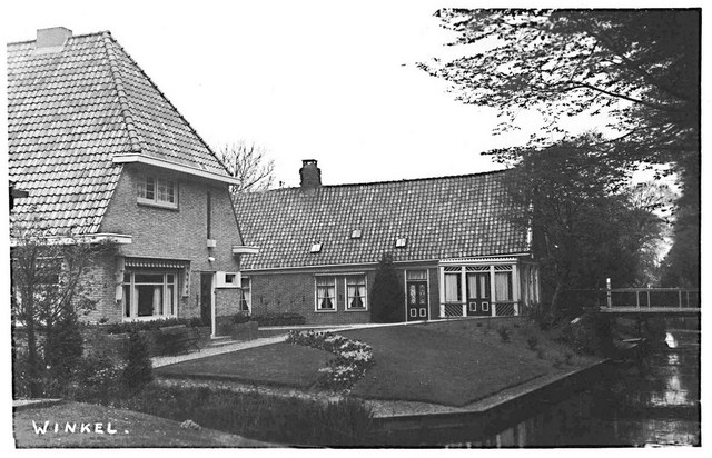 400 Dorpsstraat 77. Links 1941 640x480