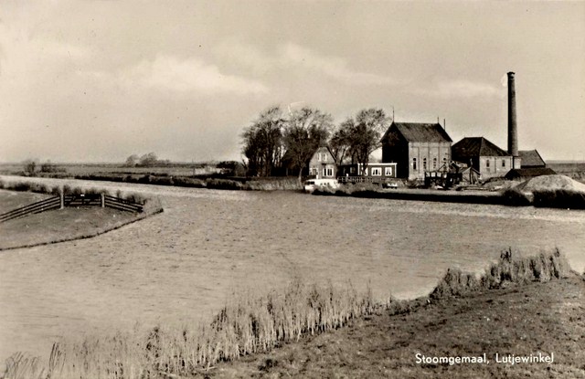 225 Mientweg. Kanaal met het gemaal 1956 640x480