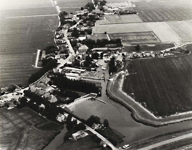 102 Luchtfoto  1970  640x480