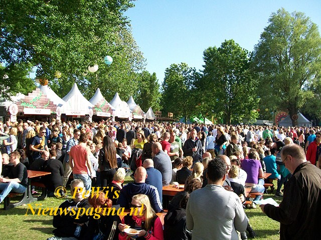 100 8799 640x480aaaa-BorderMaker